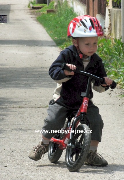 odrážedlo Strider bike - Neobycejne.cz