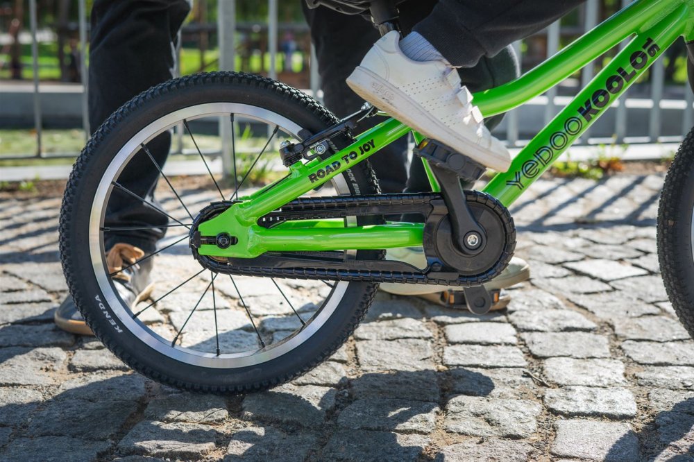 Yedoo Koolo 16 - lehké dětské kolo