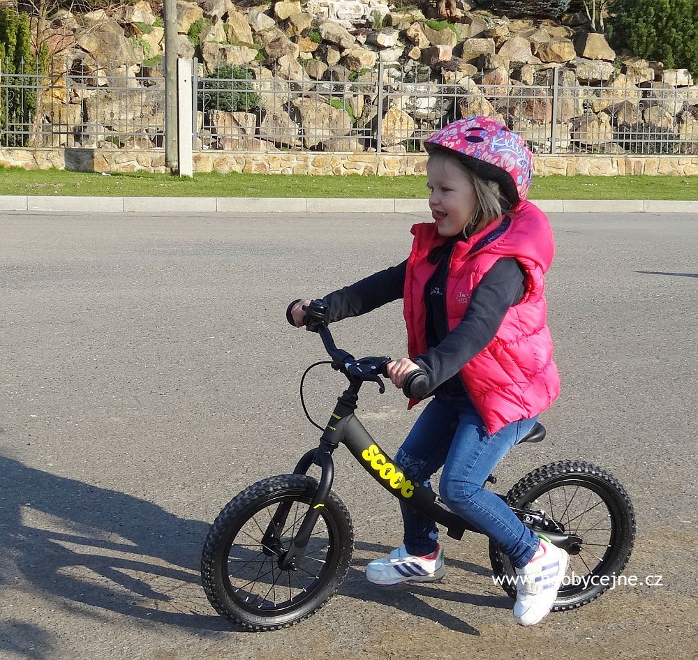 odrážedlo Ridgeback Scoot XL - test odrážedla - Neobycejne.cz