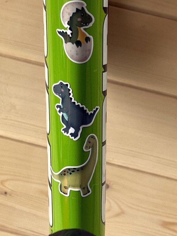 Samolepky / na kolo, odrážedlo, helmu / dinosauři