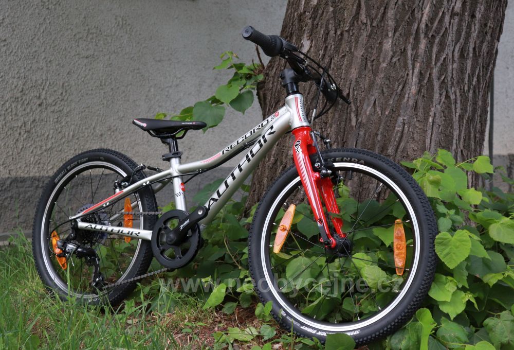 lehké dětské kolo 20 Author Record 20 - Neobycejne.cz