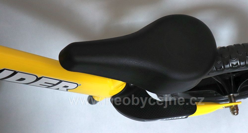 sedlo odrážedlo Strider bike - Neobycejne.cz
