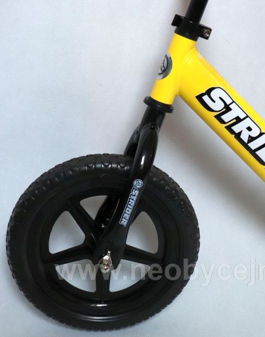 nenafukovací pneu u Strider bike - Neobycejne.cz